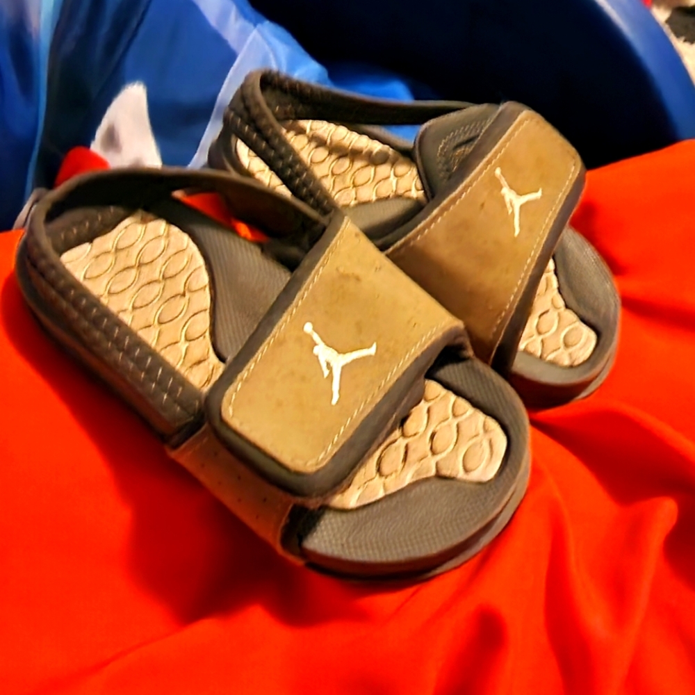 Jordan flip flop 8c
